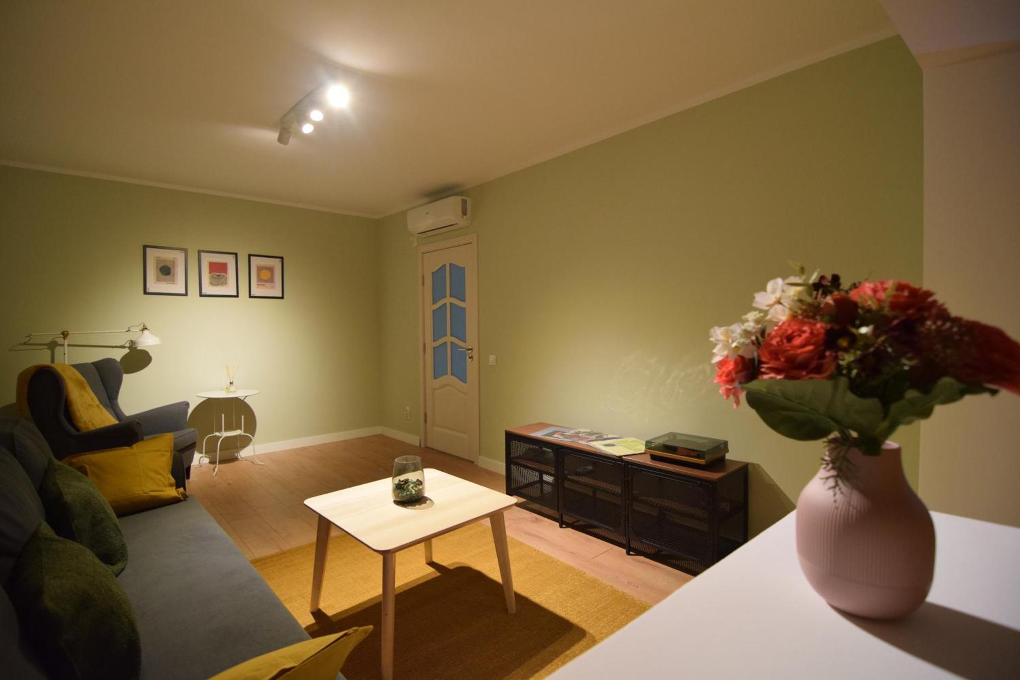 Stylish Apartment With Video Projector Бухарест Экстерьер фото